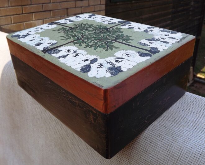 Hand-painted keeper box